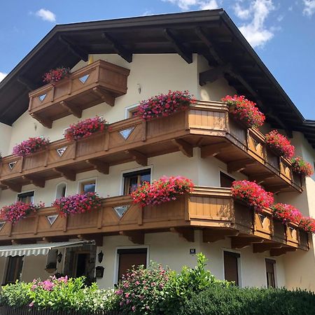 Gaestehaus Neuhauser Zell am Ziller Luaran gambar
