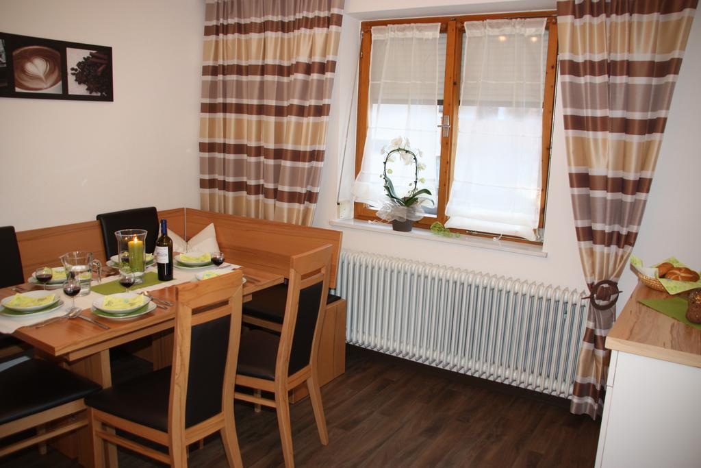 Gaestehaus Neuhauser Zell am Ziller Bilik gambar