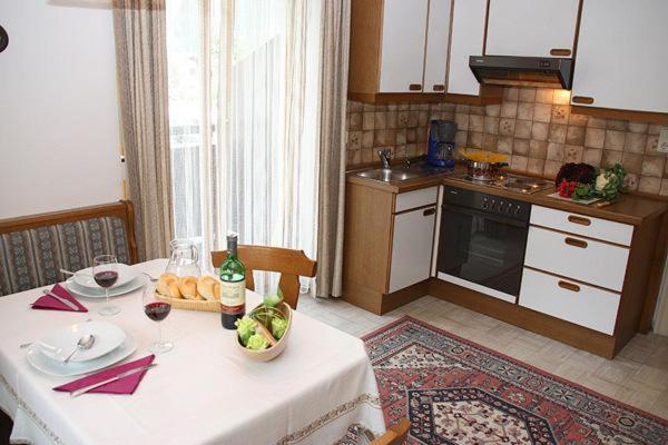 Gaestehaus Neuhauser Zell am Ziller Luaran gambar