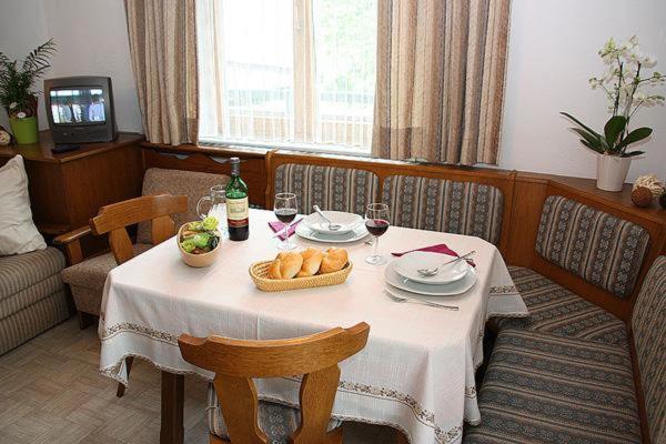 Gaestehaus Neuhauser Zell am Ziller Luaran gambar