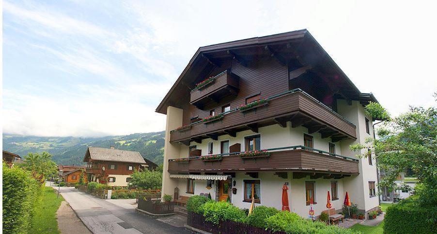 Gaestehaus Neuhauser Zell am Ziller Luaran gambar