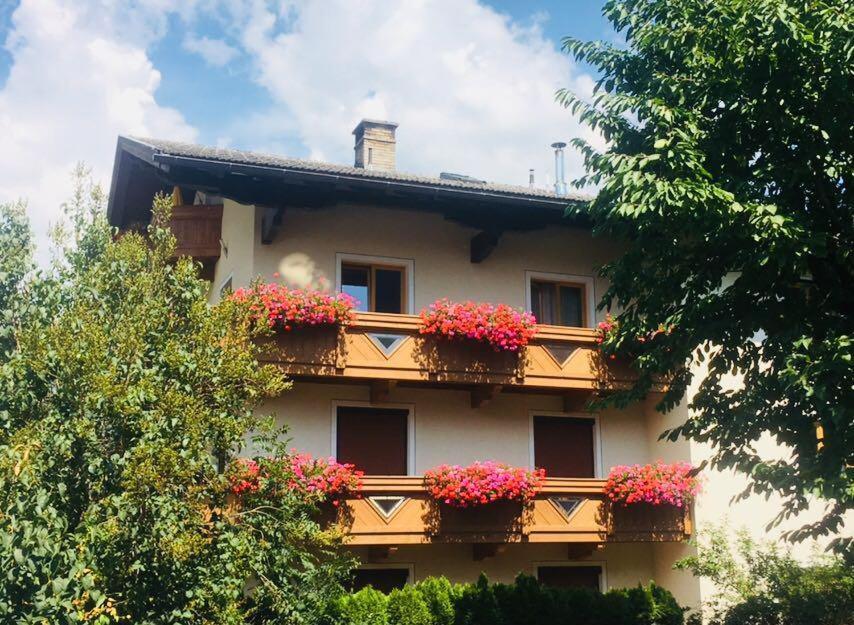 Gaestehaus Neuhauser Zell am Ziller Luaran gambar