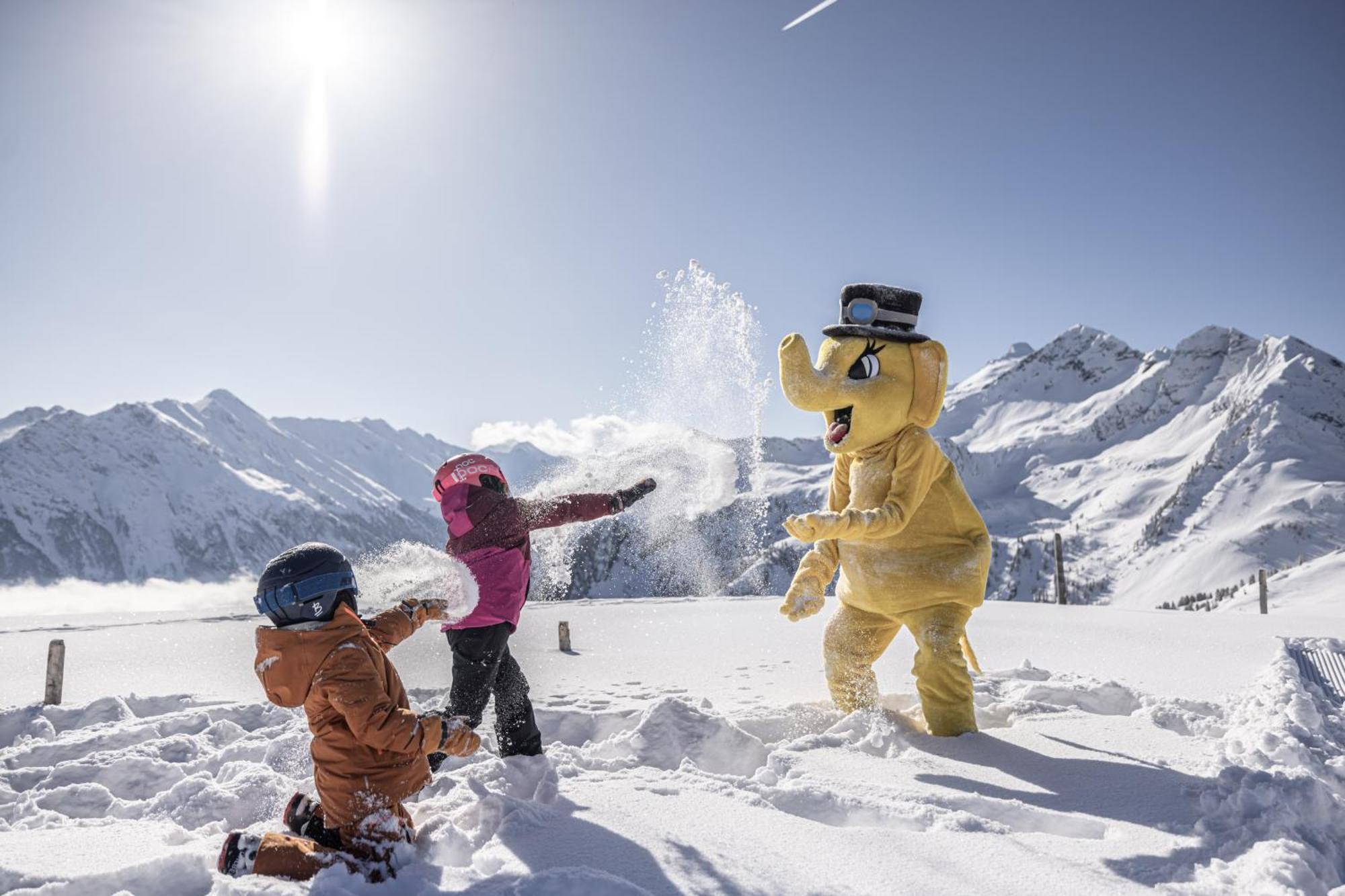 Gaestehaus Neuhauser Zell am Ziller Luaran gambar