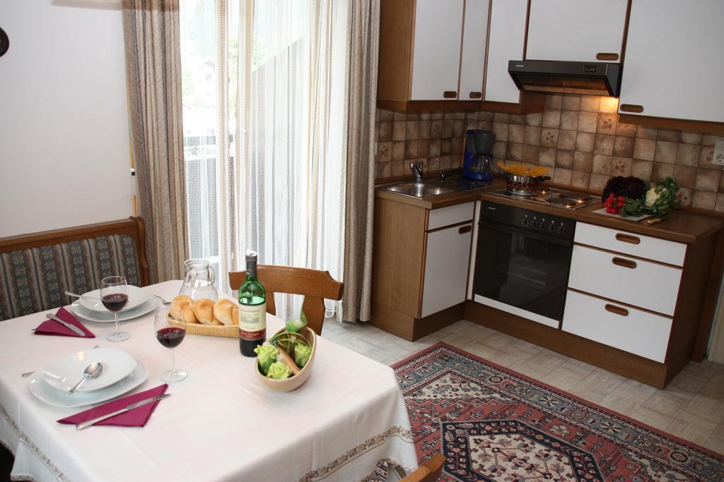 Gaestehaus Neuhauser Zell am Ziller Bilik gambar