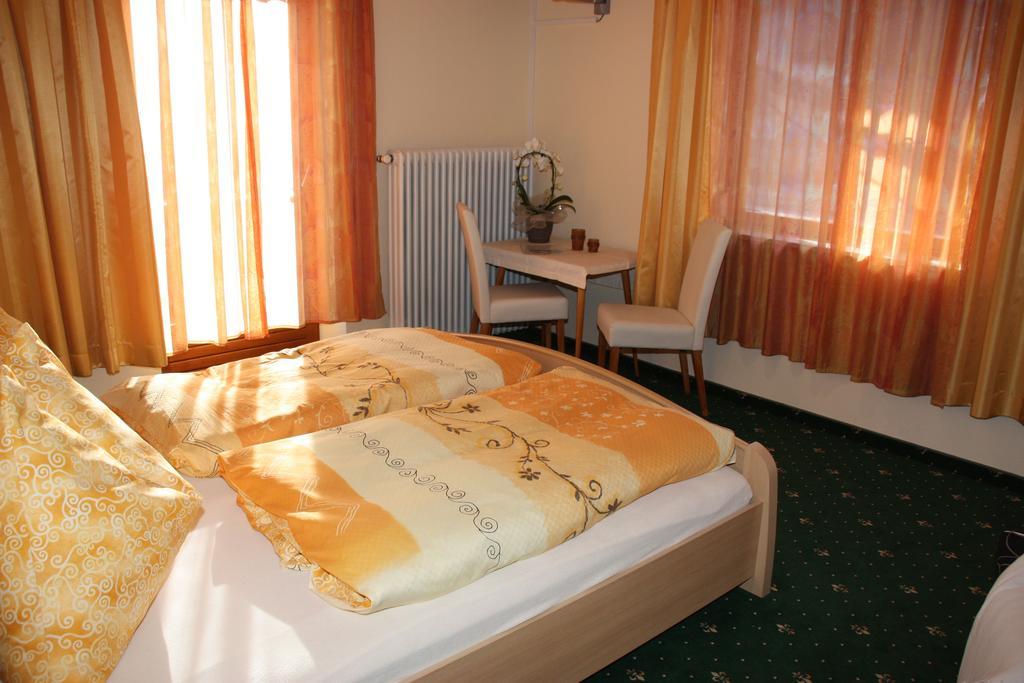 Gaestehaus Neuhauser Zell am Ziller Bilik gambar