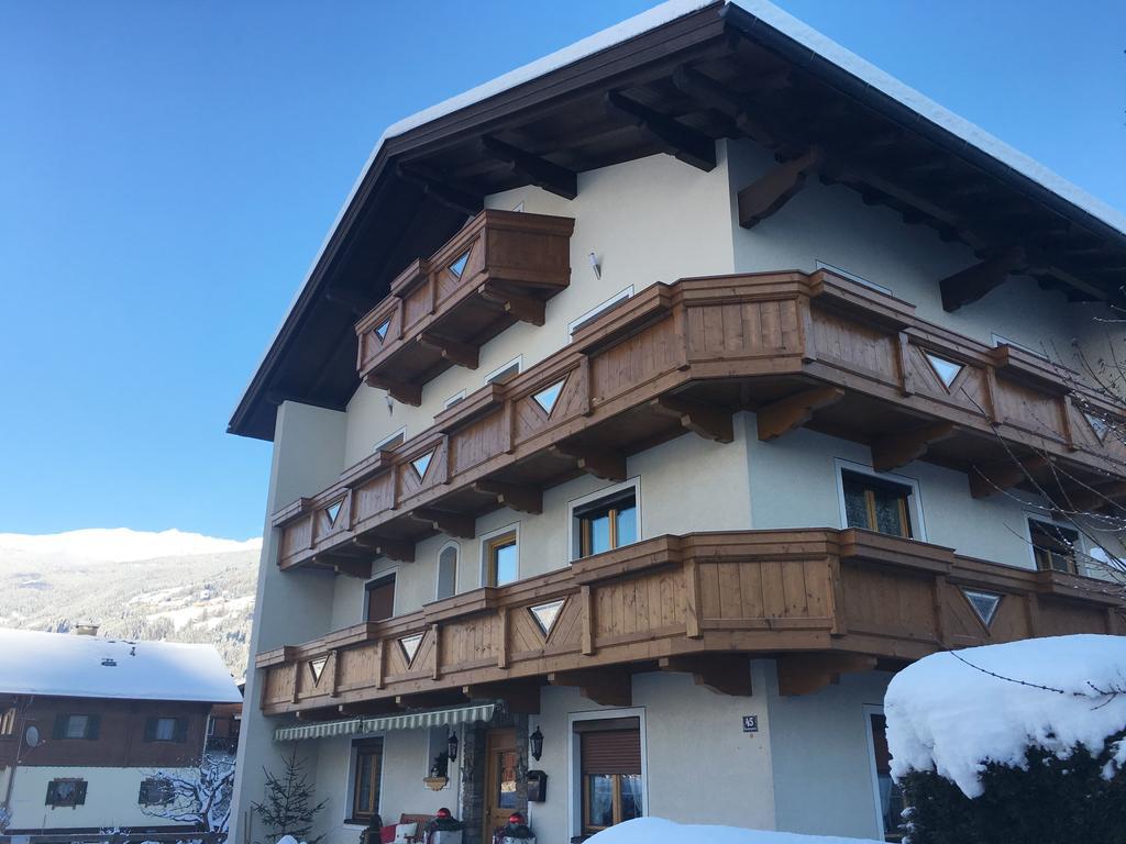 Gaestehaus Neuhauser Zell am Ziller Luaran gambar